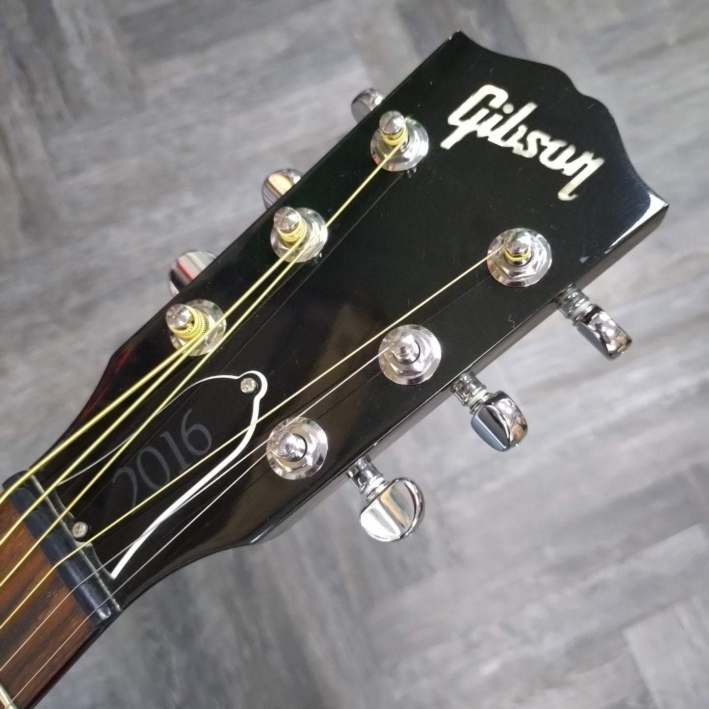 Gibson L-00 Standard ~ Vintage Sunburst [2015]