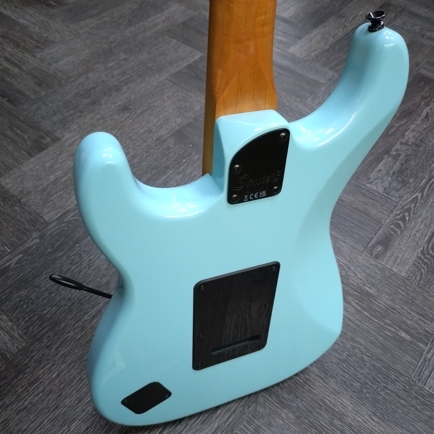 Squier FSR Contemporary Stratocaster RMN, Daphne Blue [2022]