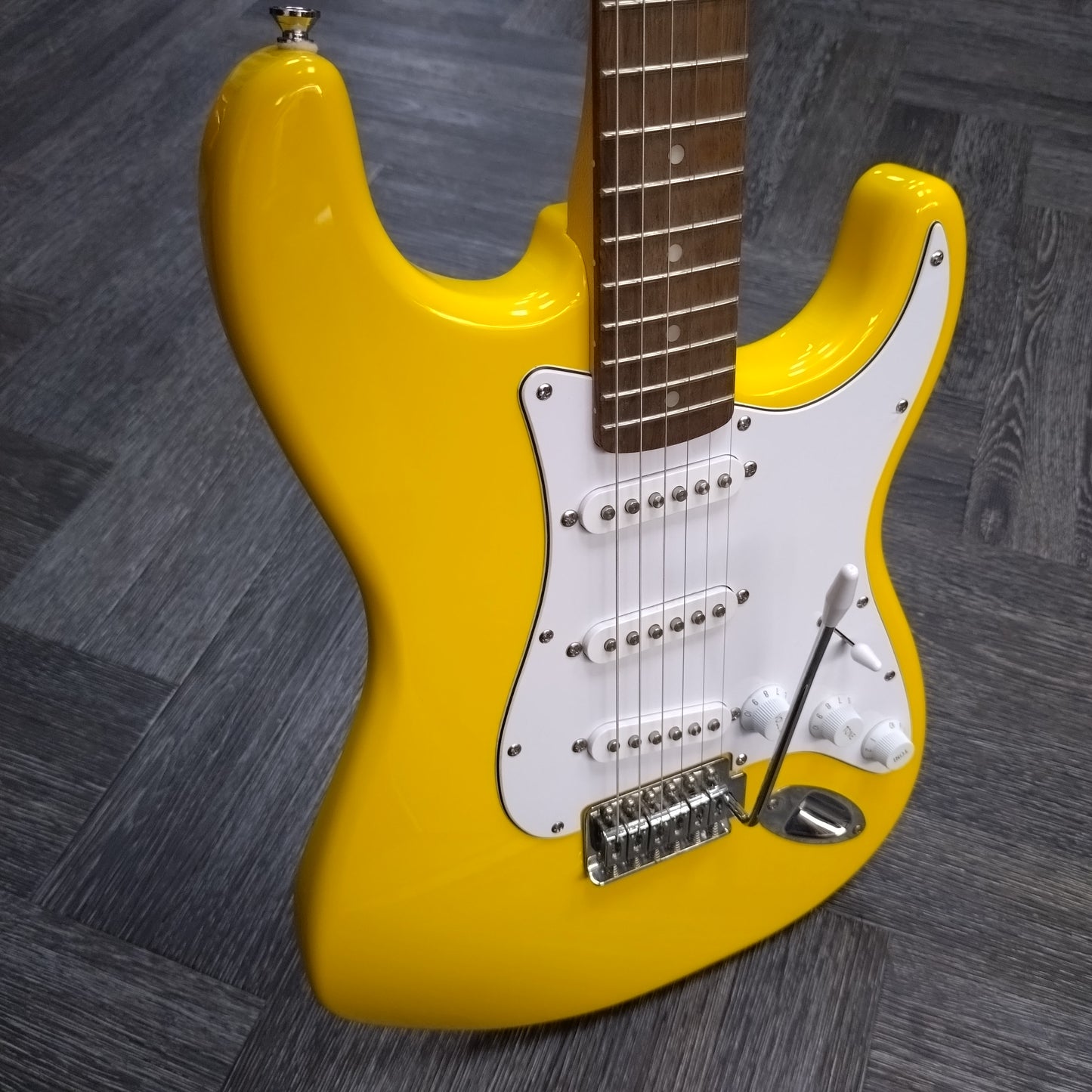 Squier Affinity Stratocaster ~ Graffiti Yellow [2020]