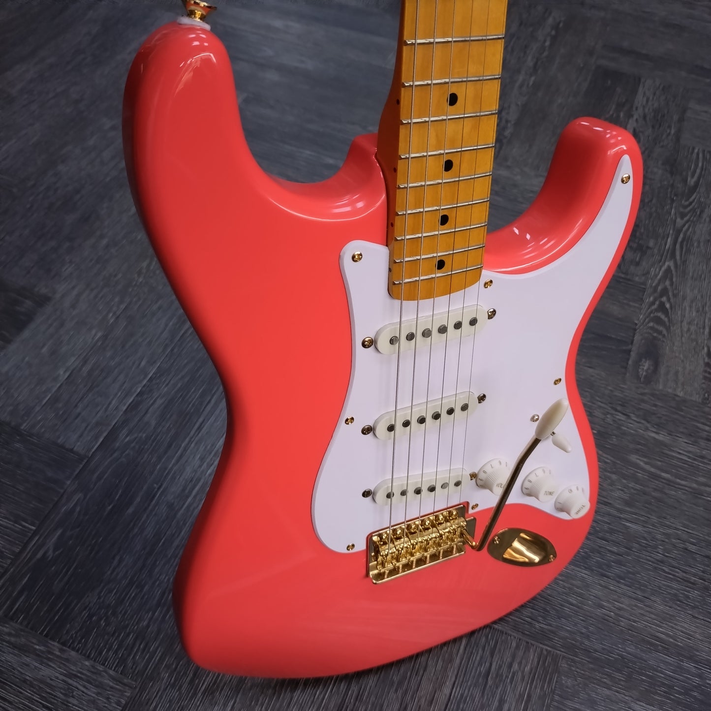 Squier FSR Classic Vibe 50s Stratocaster ~ Fiesta Red/Gold [2022]