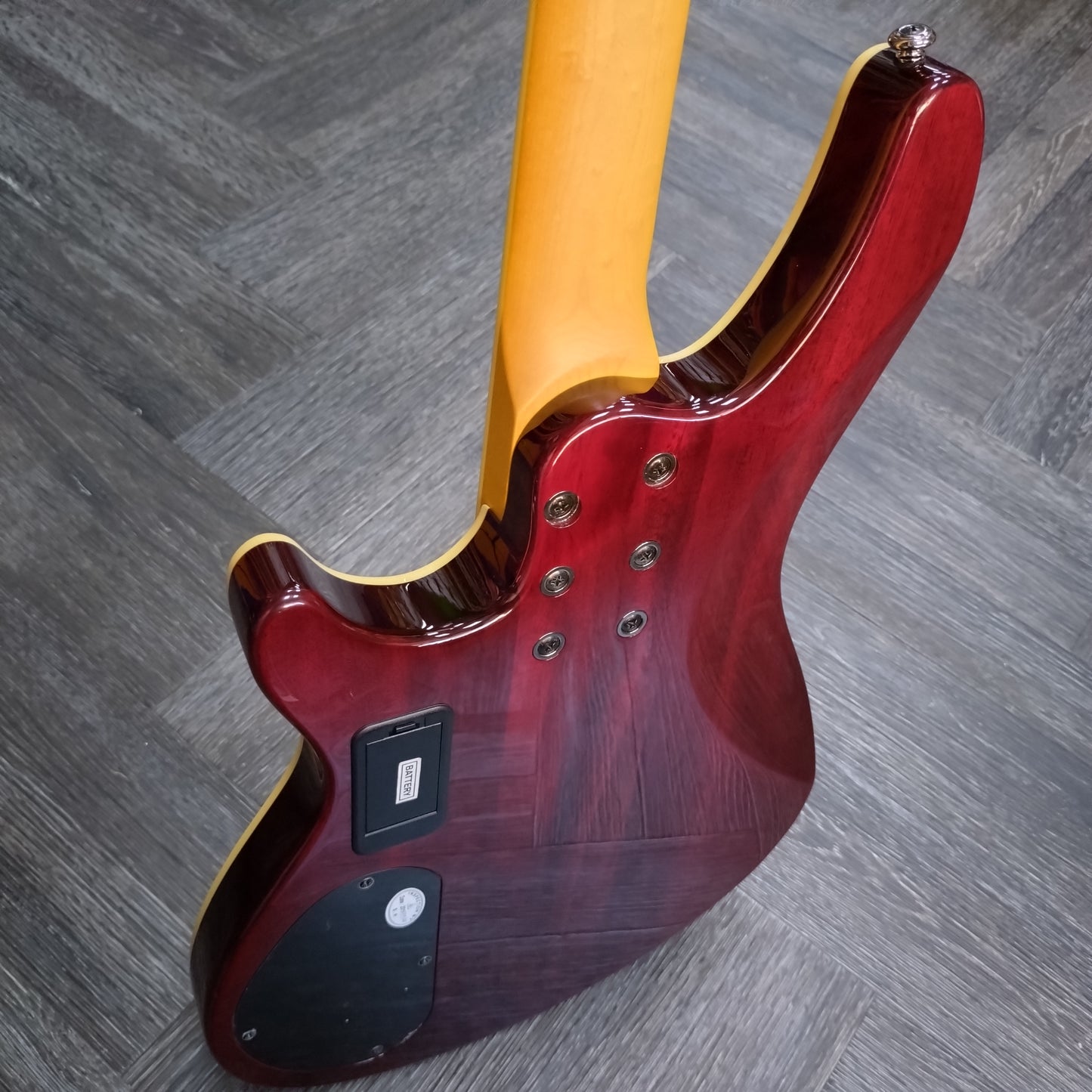 Schecter Omen Extreme-4 ~ Black Cherry [2018]