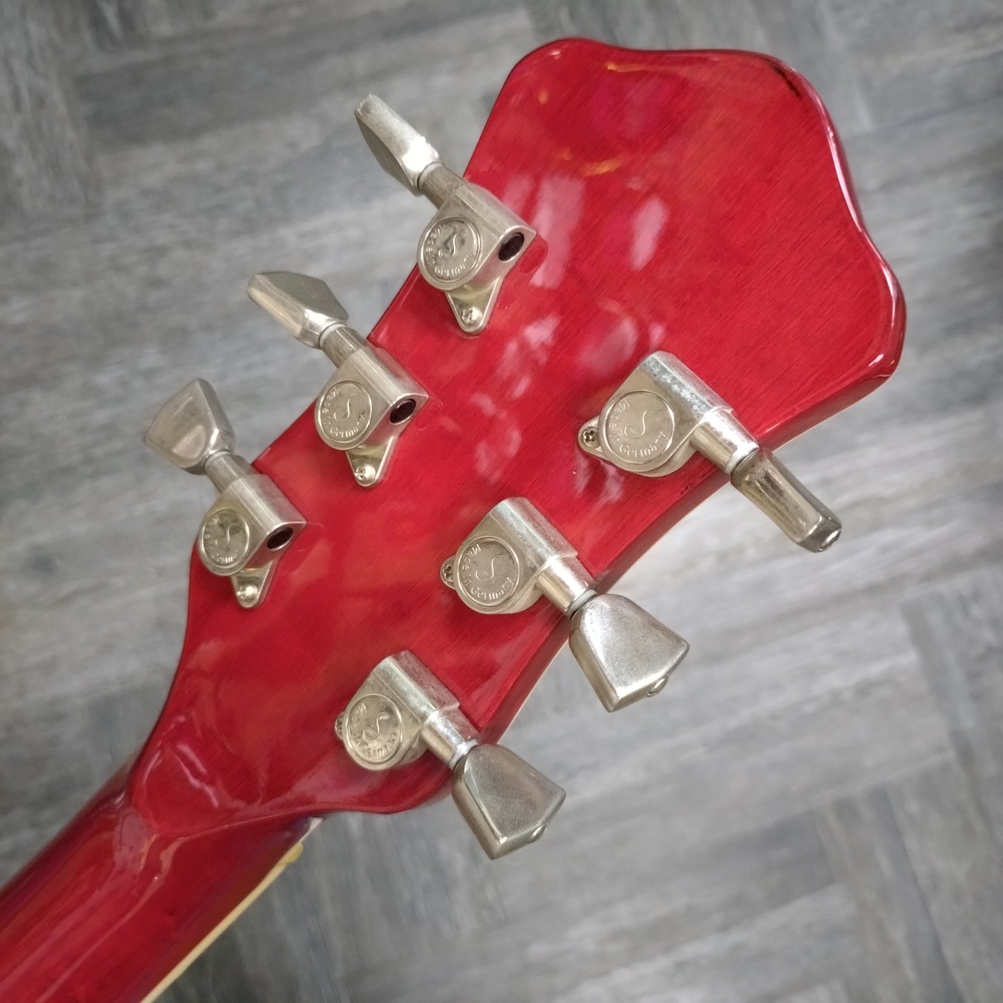 Hofner Verythin Singlecut ~ Transparent Red [2012]