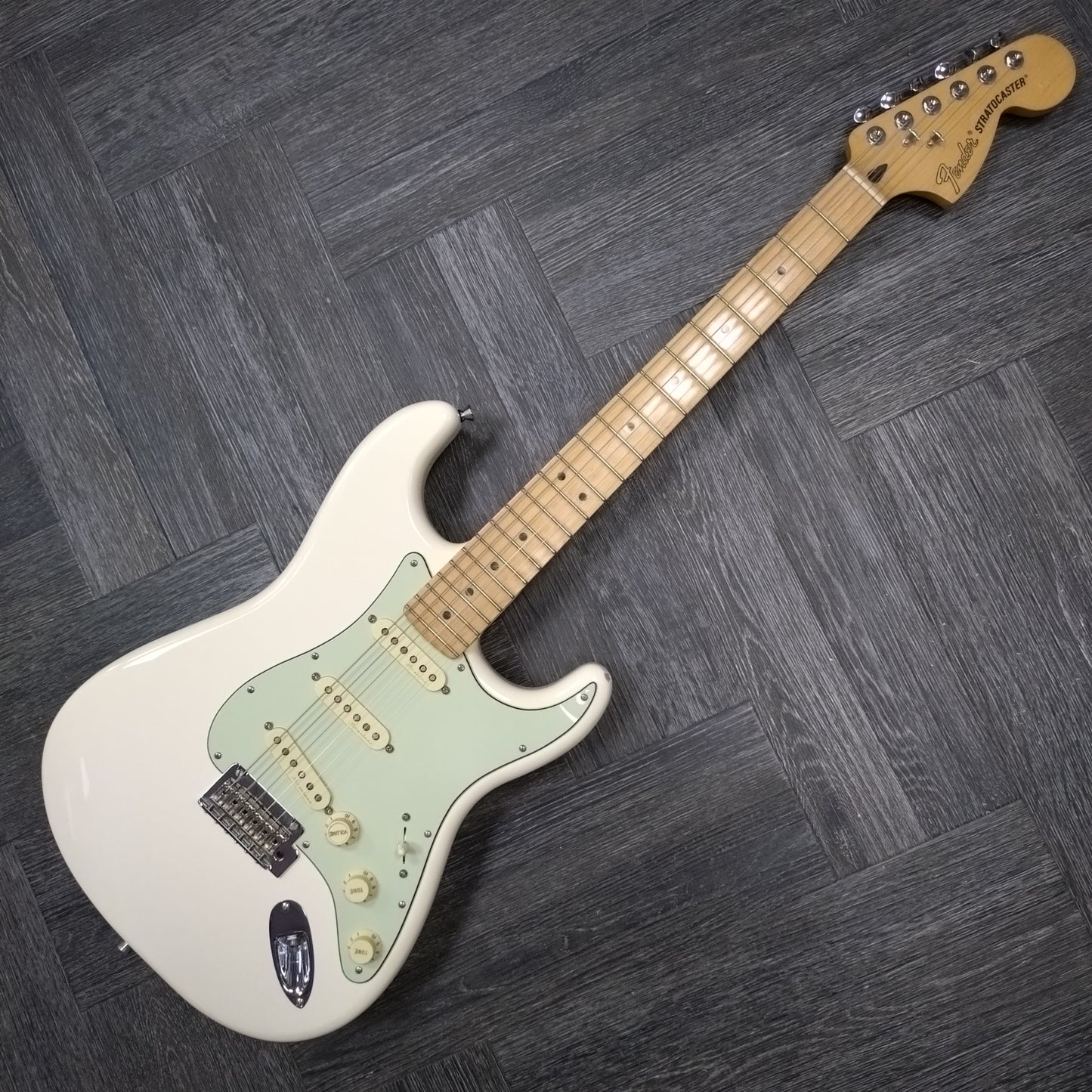 Fender Deluxe Roadhouse Stratocaster ~ Olympic White [2016]