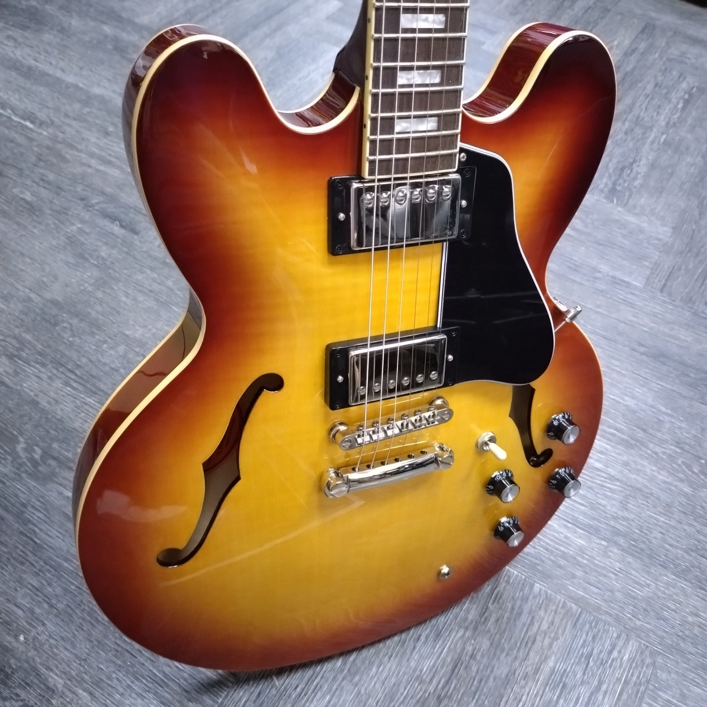 Epiphone ES-335 ~ Raspberry Tea Burst [2024]