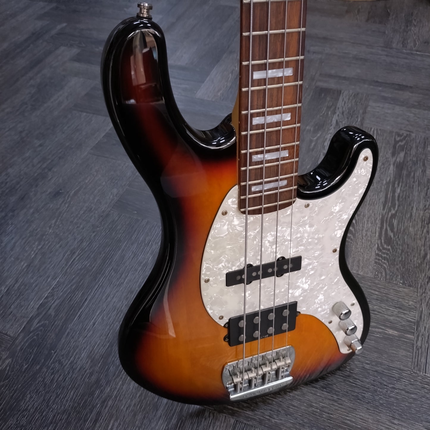 Cort GB334A Active Bass ~ Sunburst [2003]