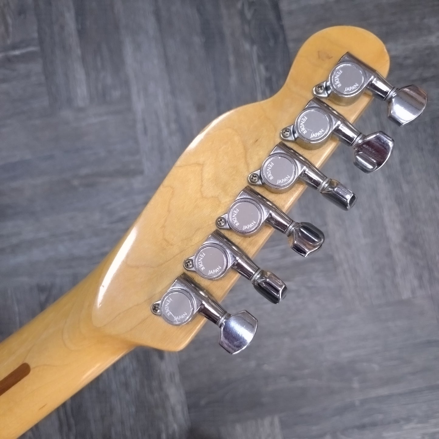 Squier Japan Bullet 1 ~ 2-Tone Sunburst [1983]