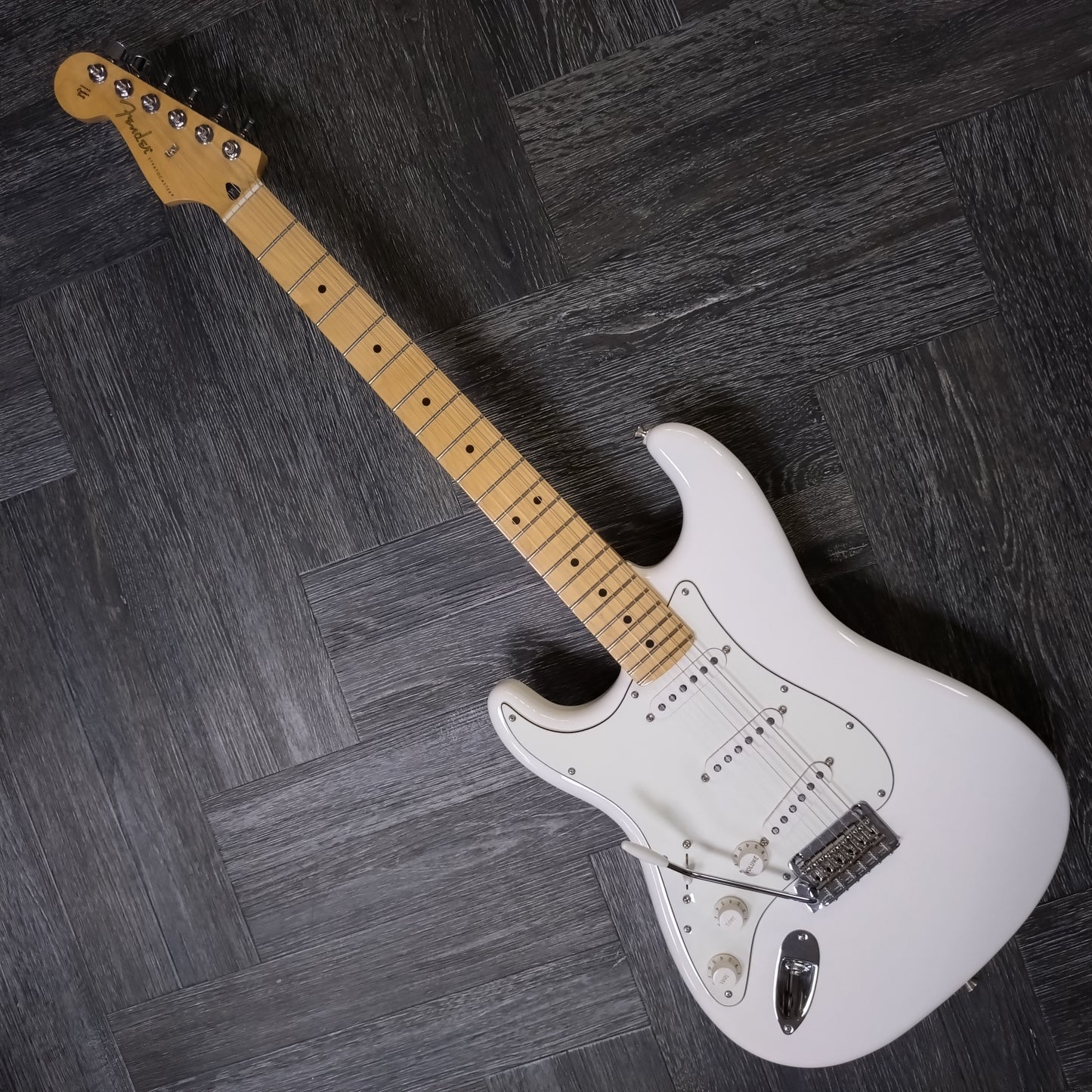 Fender Player Stratocaster Left-Handed ~ Polar White [2019]