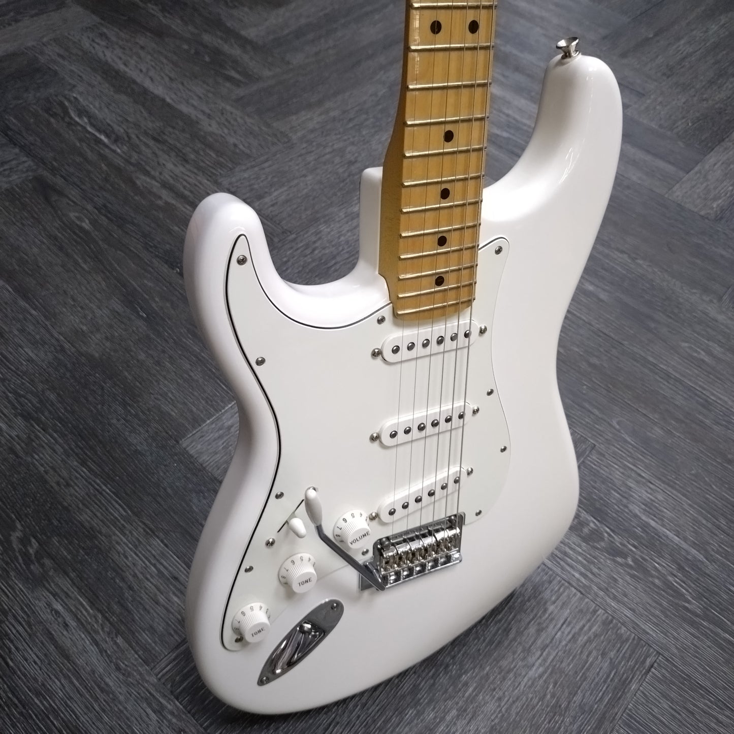 Fender Player Stratocaster Left-Handed ~ Polar White [2019]