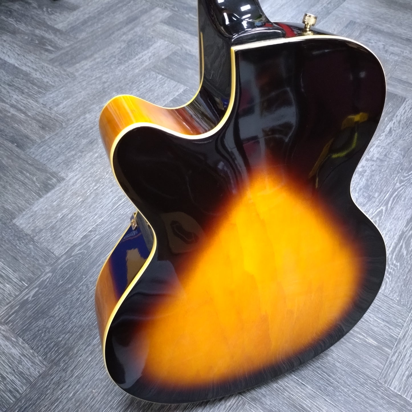 Gretsch G3110 Historic Synchromatic Archtop ~ Tobacco Sunburst [2000]