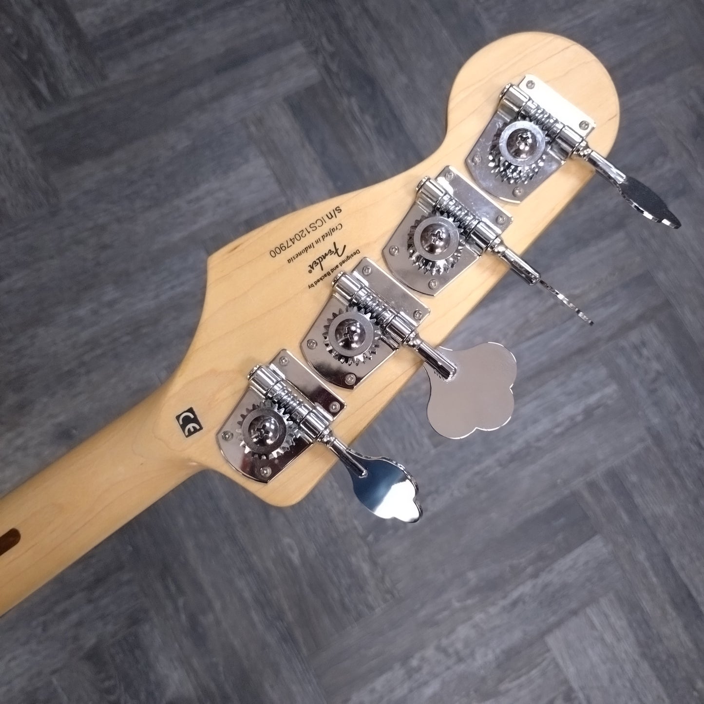 Squier Vintage Modified Jazz Bass ~ 3 Colour Sunburst [2012]