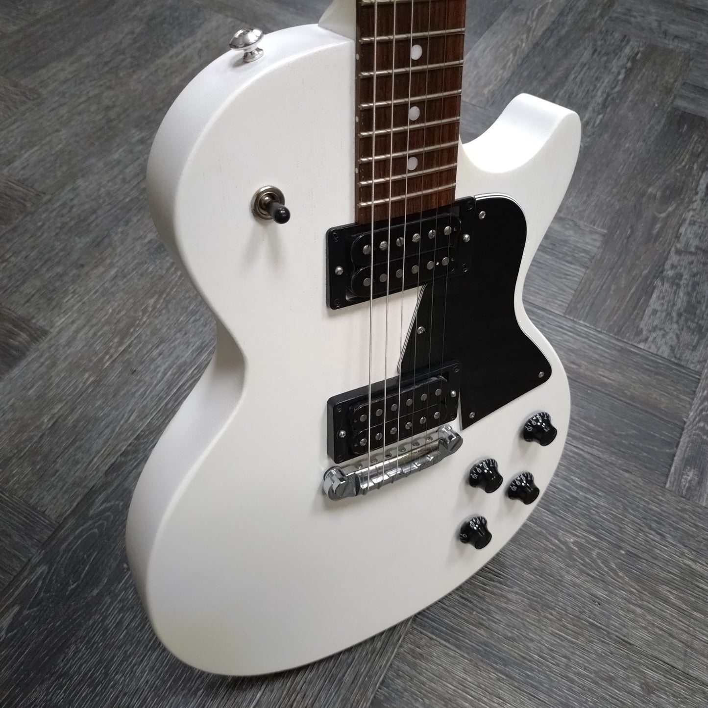Gibson Les Paul Special Tribute Humbucker ~ Worn White [2022]
