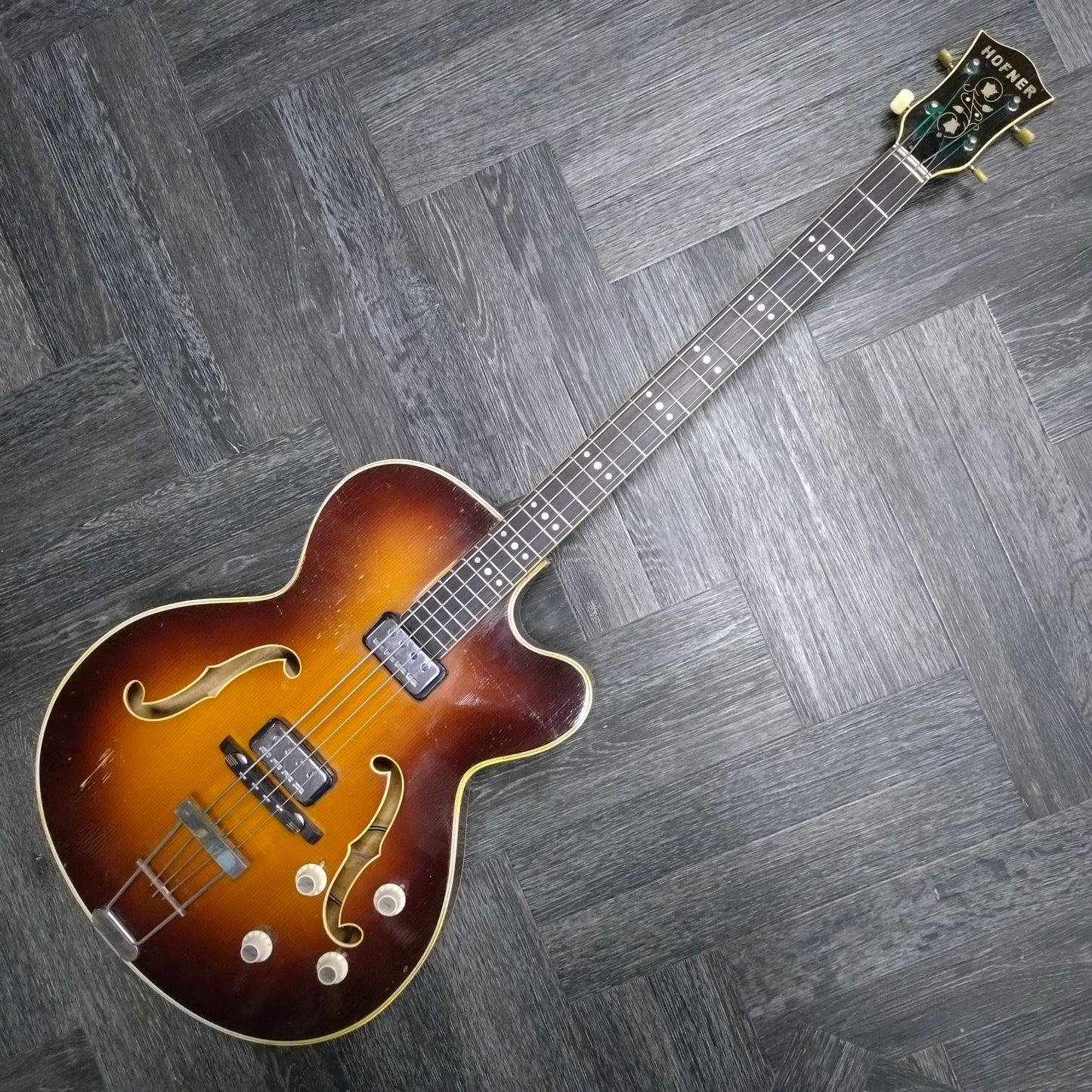 Hofner President Bass ~ Brunette Sunburst [1964]