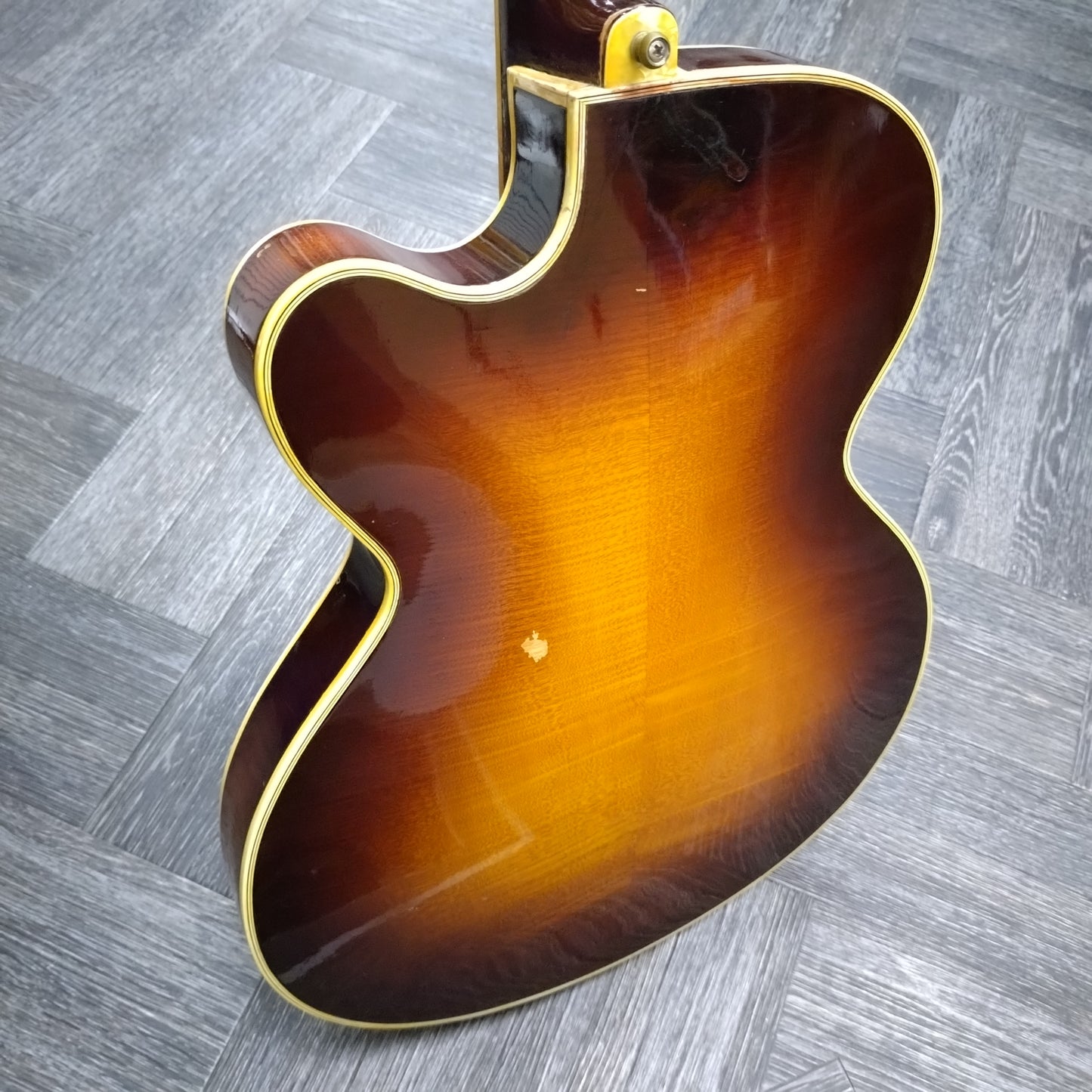 Hofner President Bass ~ Brunette Sunburst [1964]
