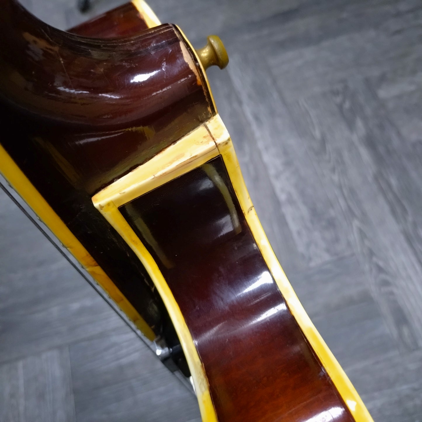 Hofner President Bass ~ Brunette Sunburst [1964]