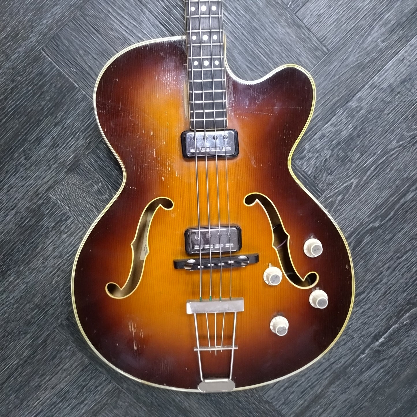 Hofner President Bass ~ Brunette Sunburst [1964]