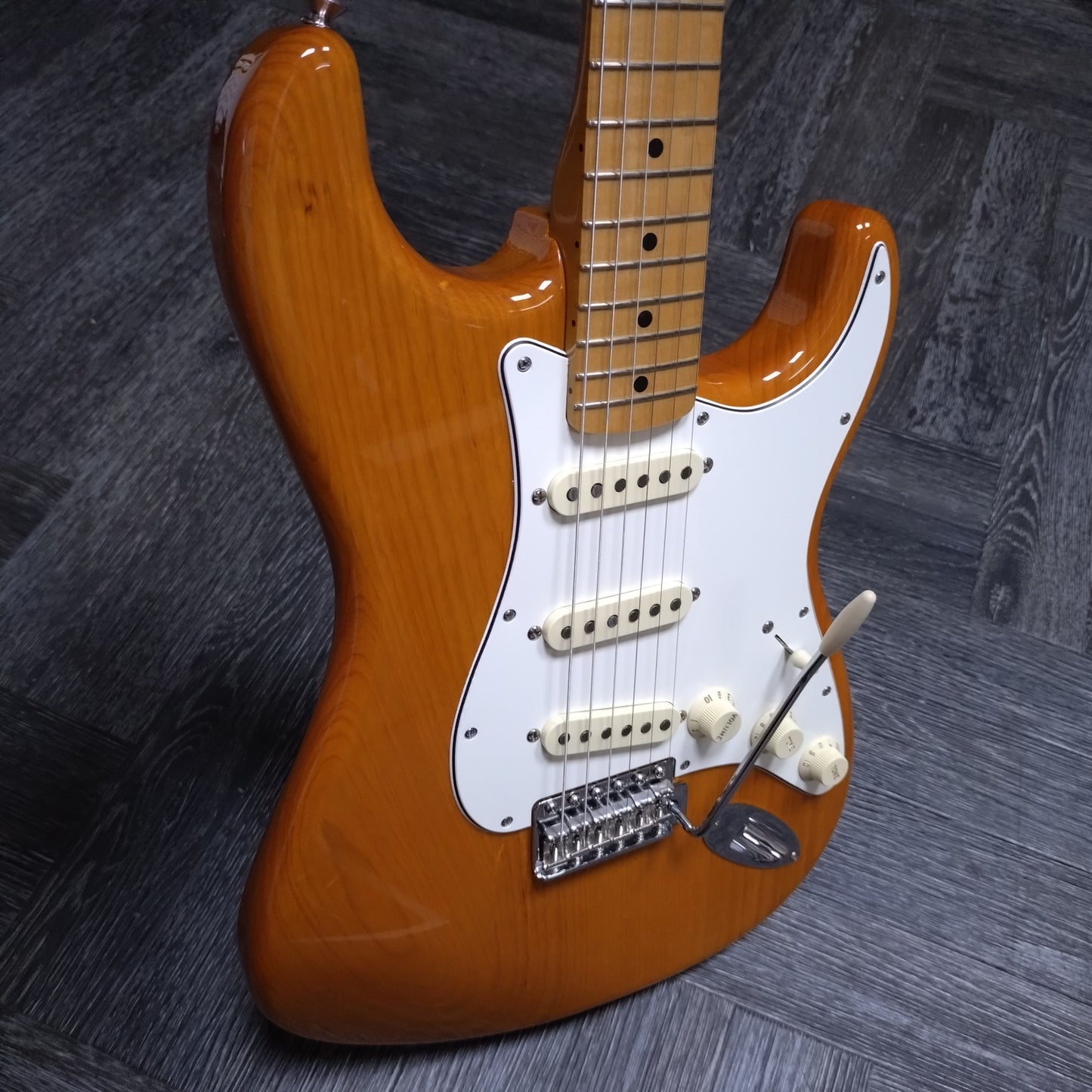 Fender Vintera 70's Stratocaster ~ Aged Natural [2019]
