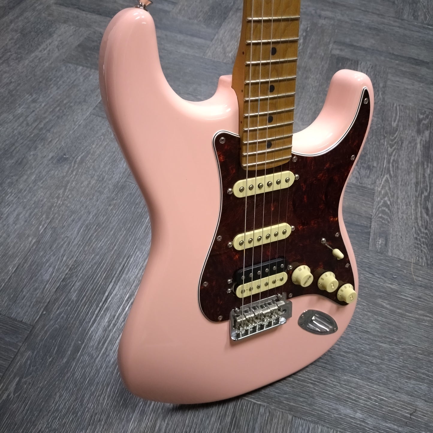 Fender Ltd Edition Player Stratocaster HSS ~ Shell Pink Roasted Maple [2024]