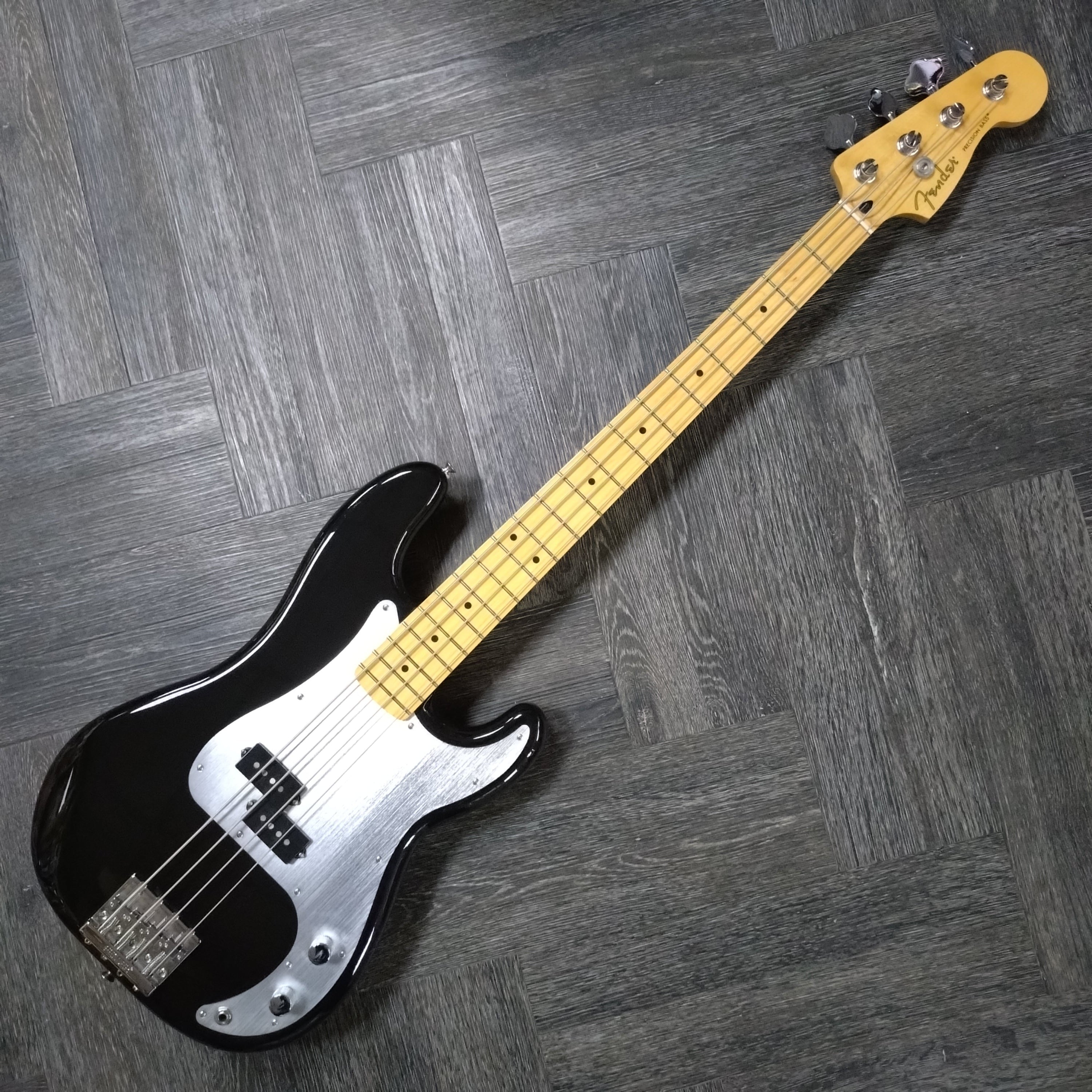 Fender Player Precision Bass ~ Black [2022] – Joanie's Music