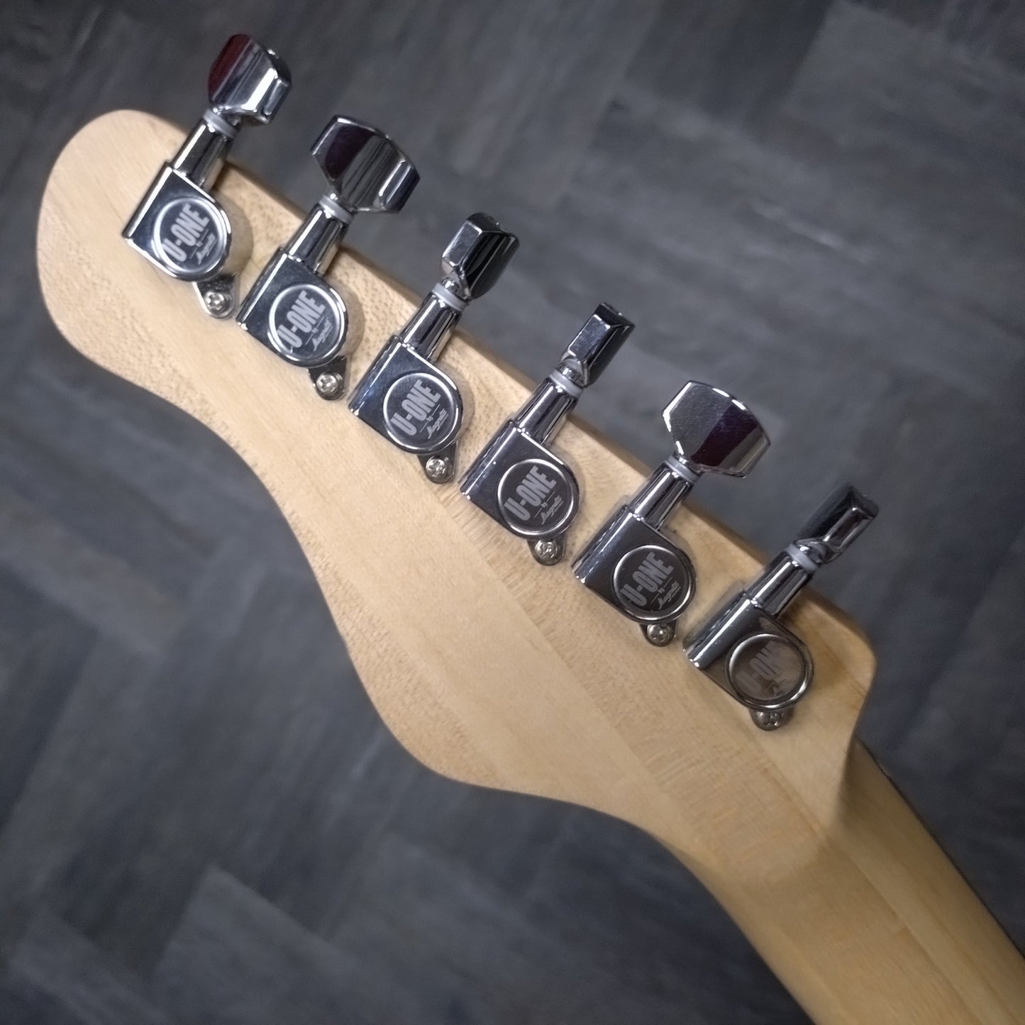 Magneto U-One Sonnet Modern ~ Flamed Amber Burst [2024]