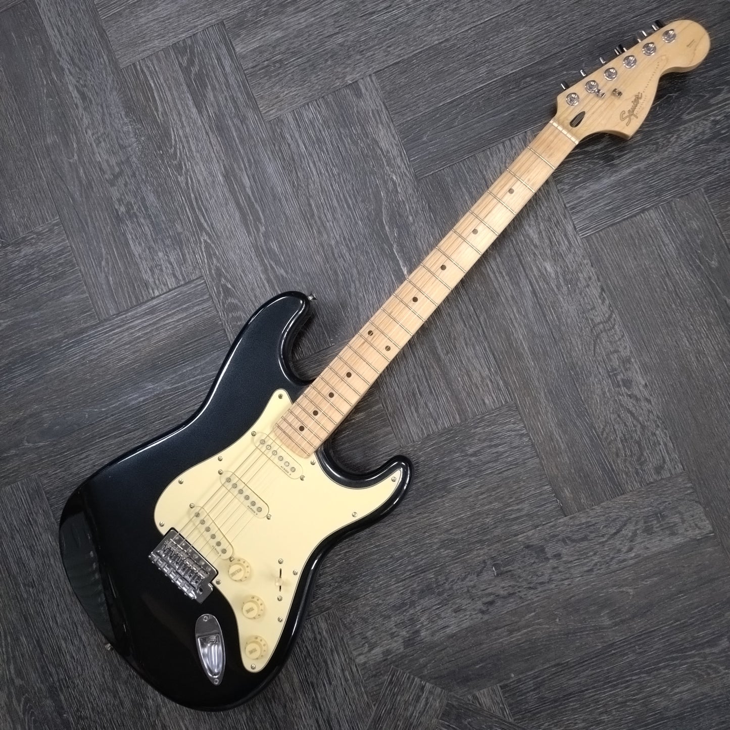 Squier Standard Stratocaster ~ Metallic Black [2000]