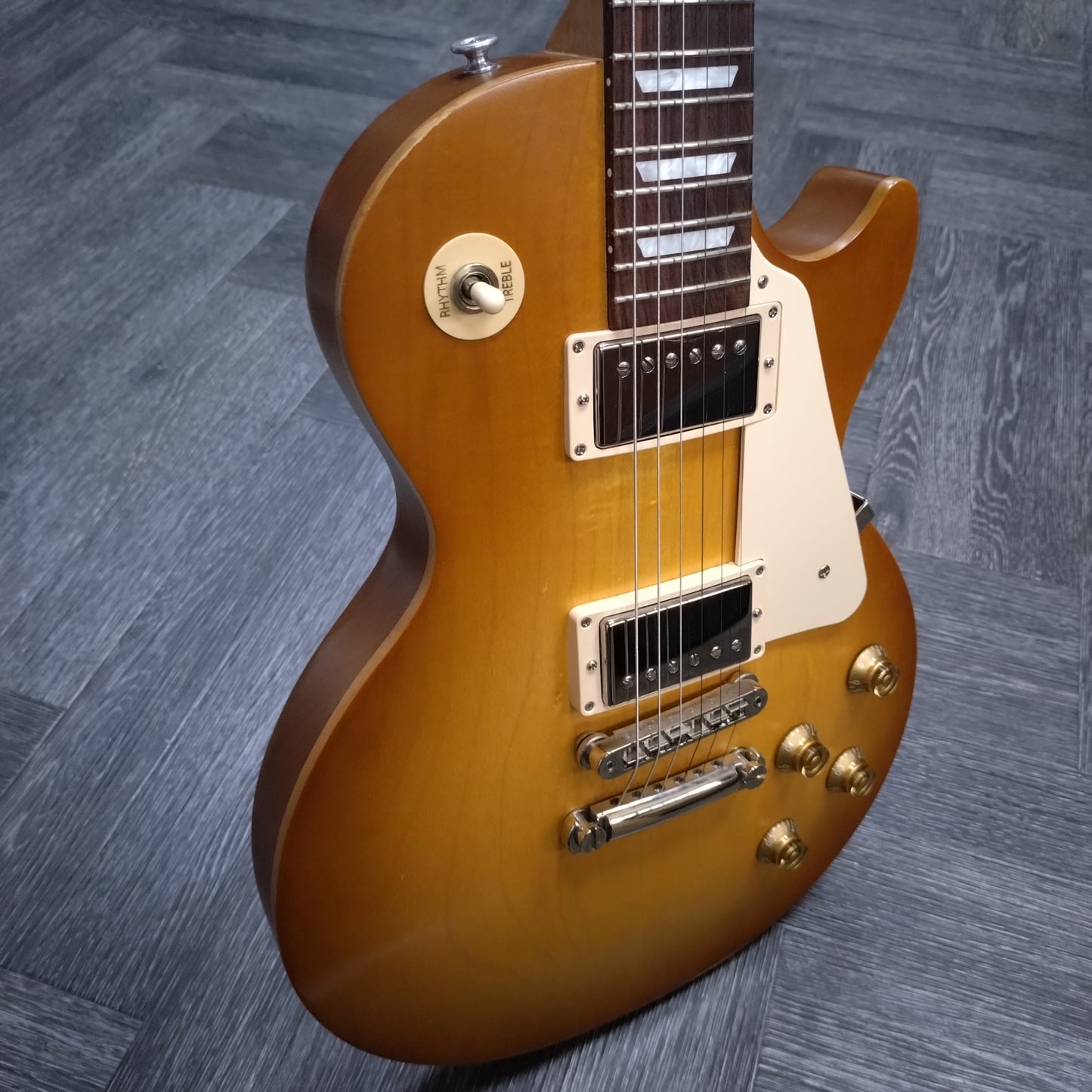 Gibson Les Paul Tribute ~ Honeyburst [2022]