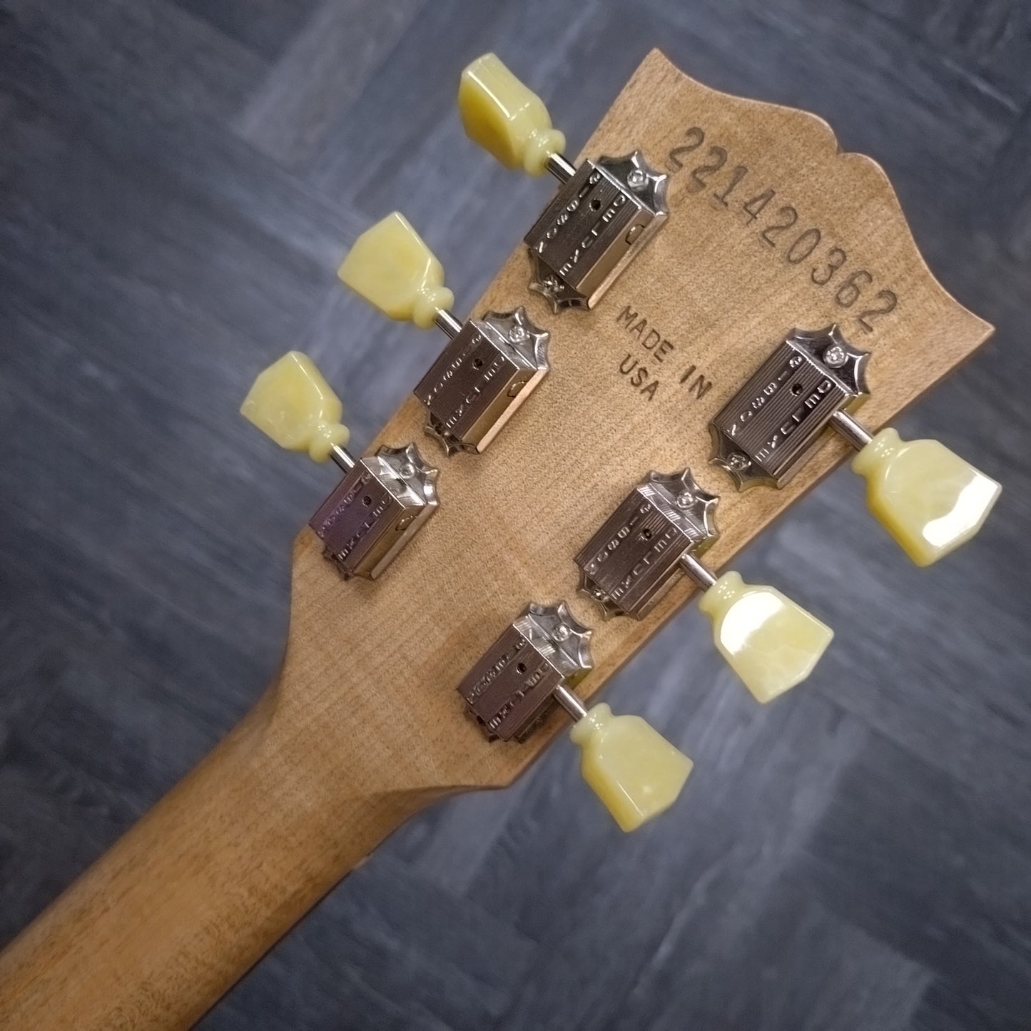 Gibson Les Paul Tribute ~ Honeyburst [2022]