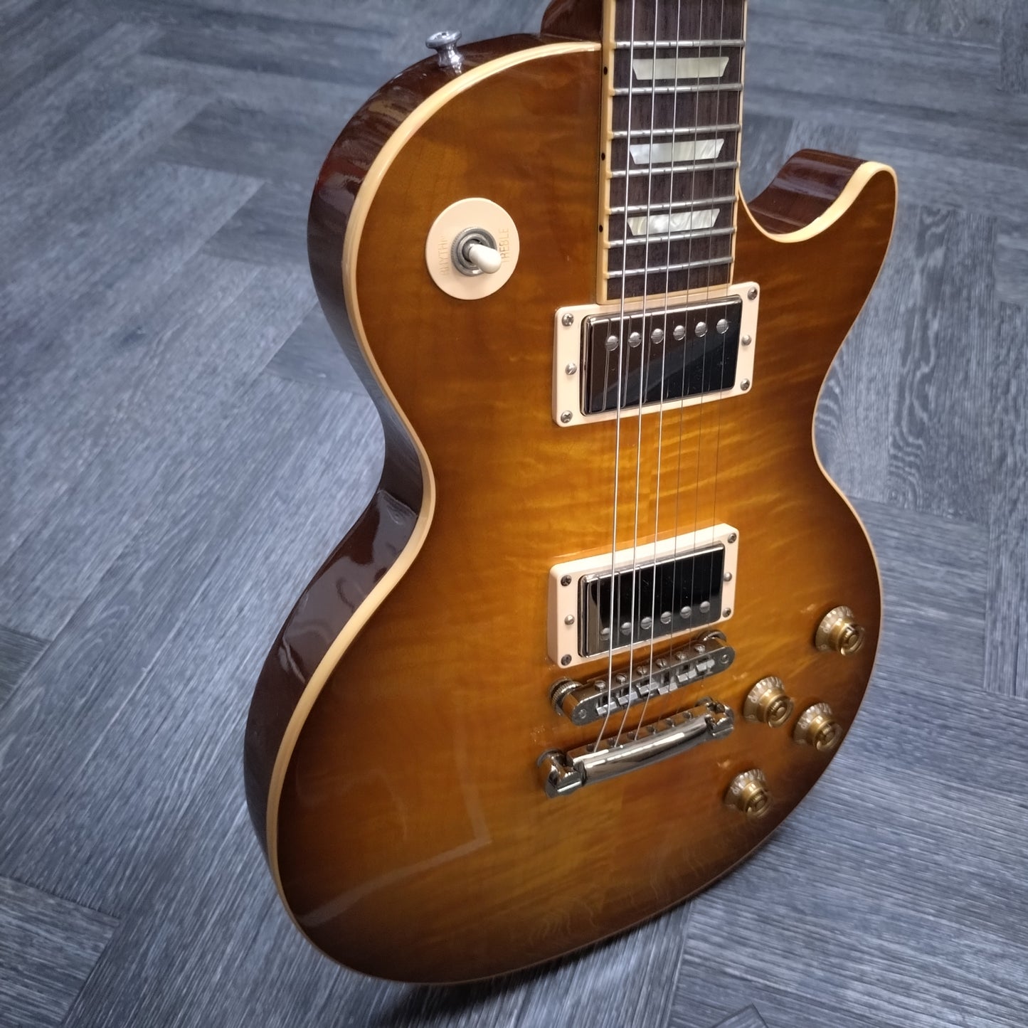 Gibson Les Paul Standard Premium Plus ~ Honeyburst [2007]