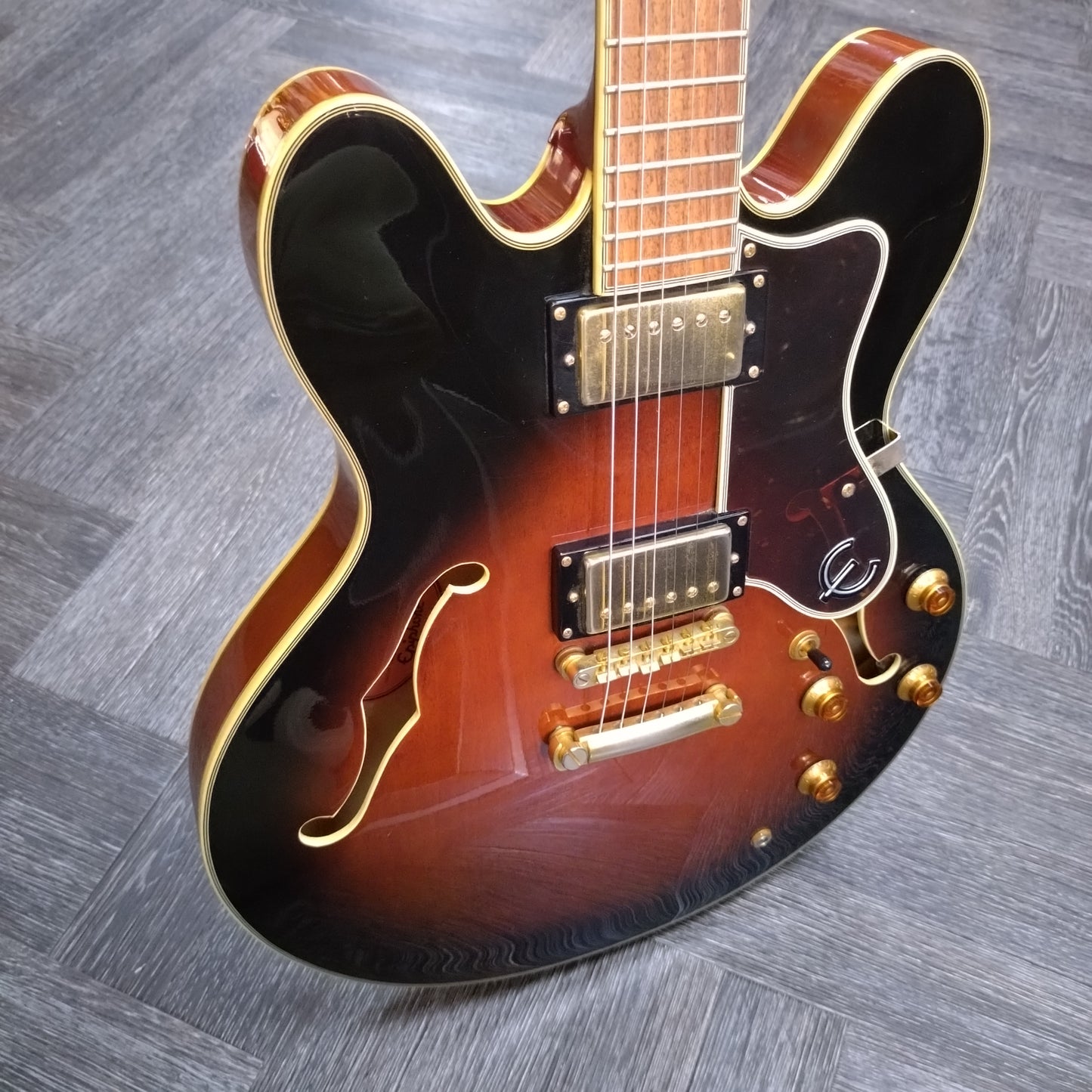 Epiphone Sheraton ii ~ Vintage Sunburst [2000]