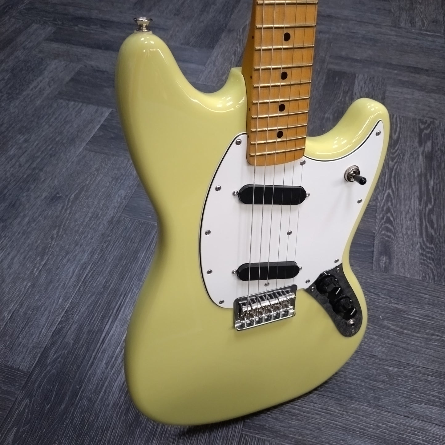 Fender Player ii Mustang ~ Hialeah Yellow [2024]