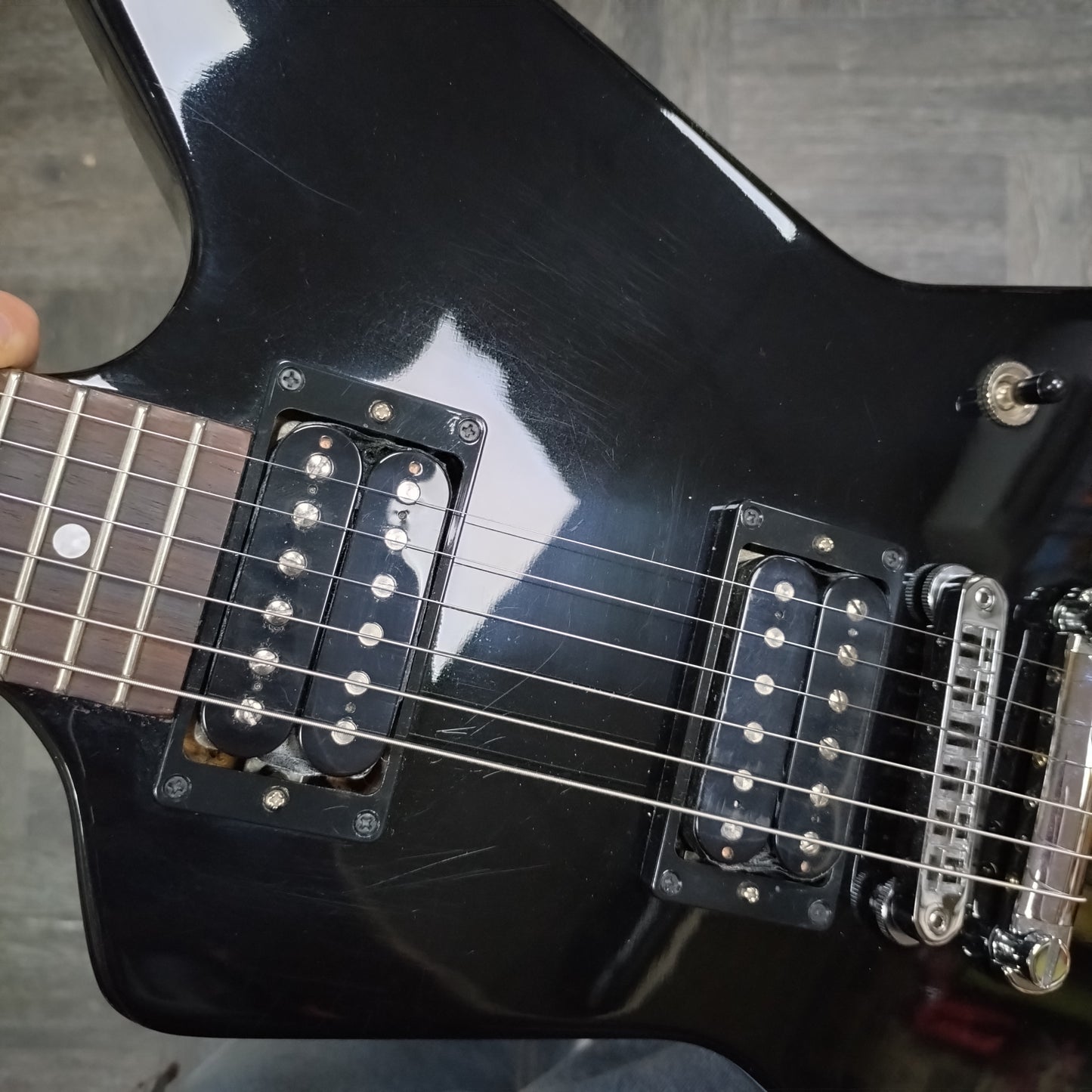 Gibson 80s Explorer ~ Ebony [2024]