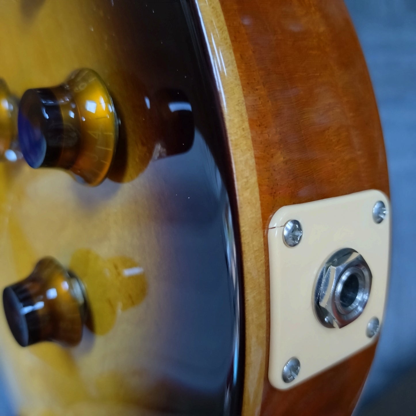 Gibson Les Paul Studio T ~ Vintage Sunburst [2016]