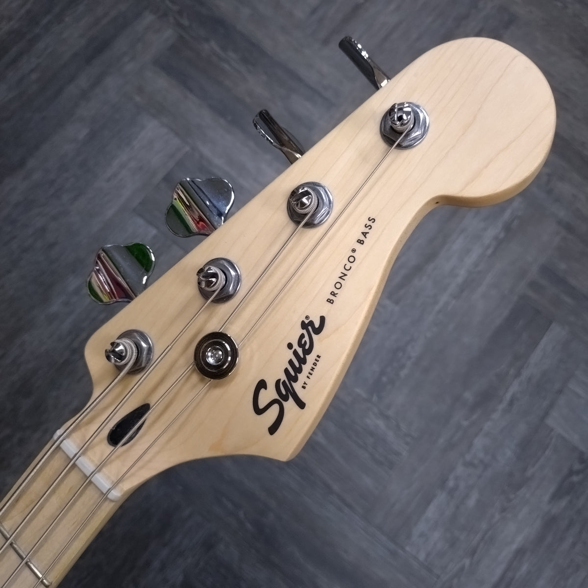 Squier Sonic Bronco Bass ~ Arctic White [2024]