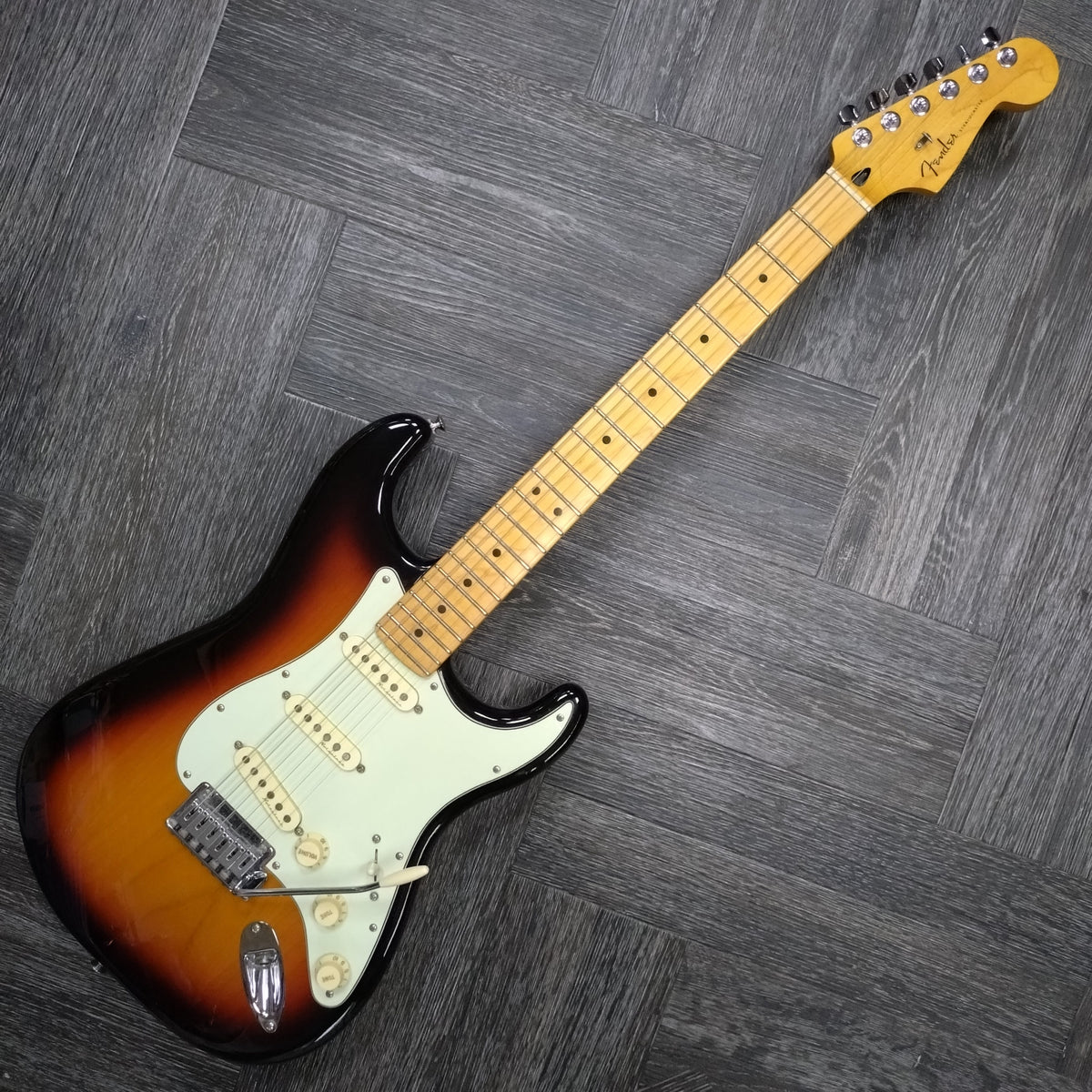 Fender Player Plus Stratocaster ~ 3-Tone Sunburst [2021]