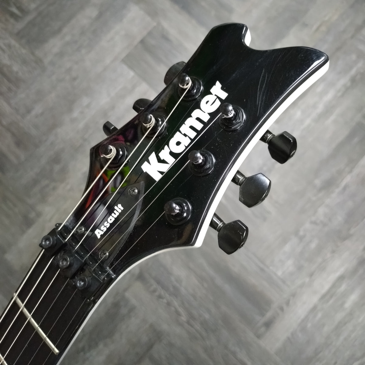 Kramer Assault 220 ~ Alpine White [2021]