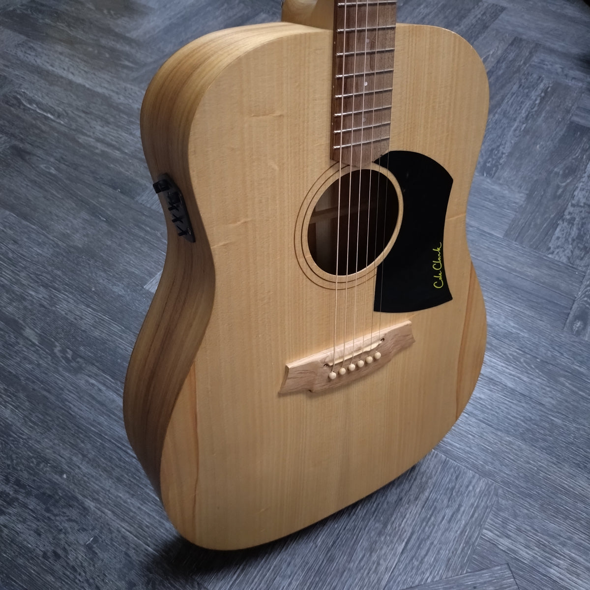 Cole Clark "Fat Lady" FL1E ~ Bunya/Blackwood [year]