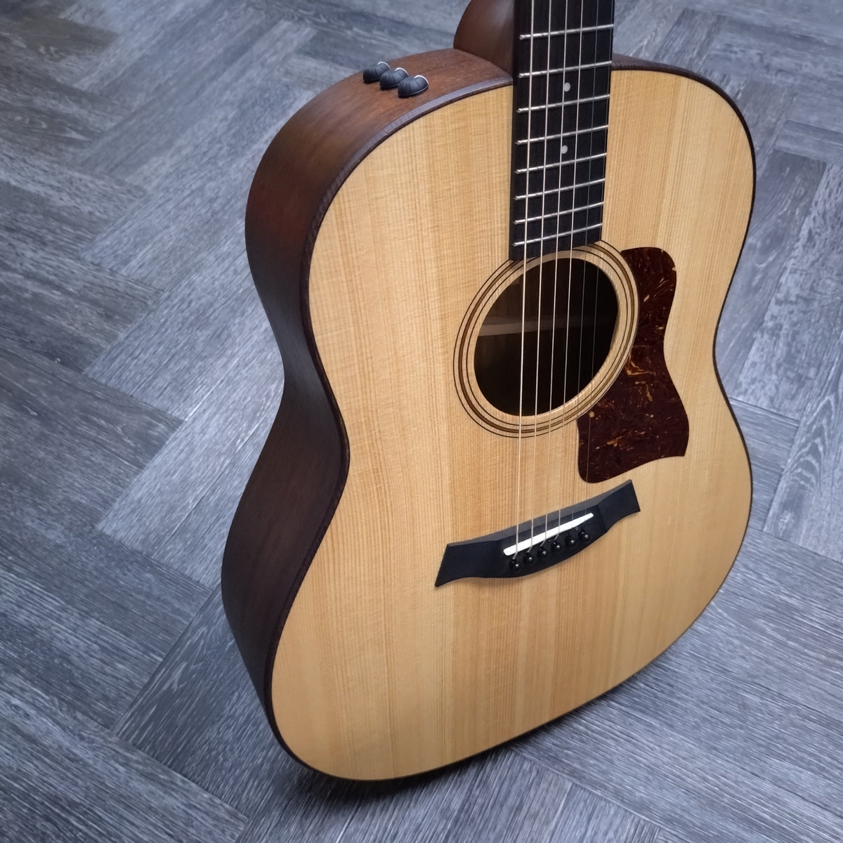 Taylor American Dream AD17e ~ Natural [2020]