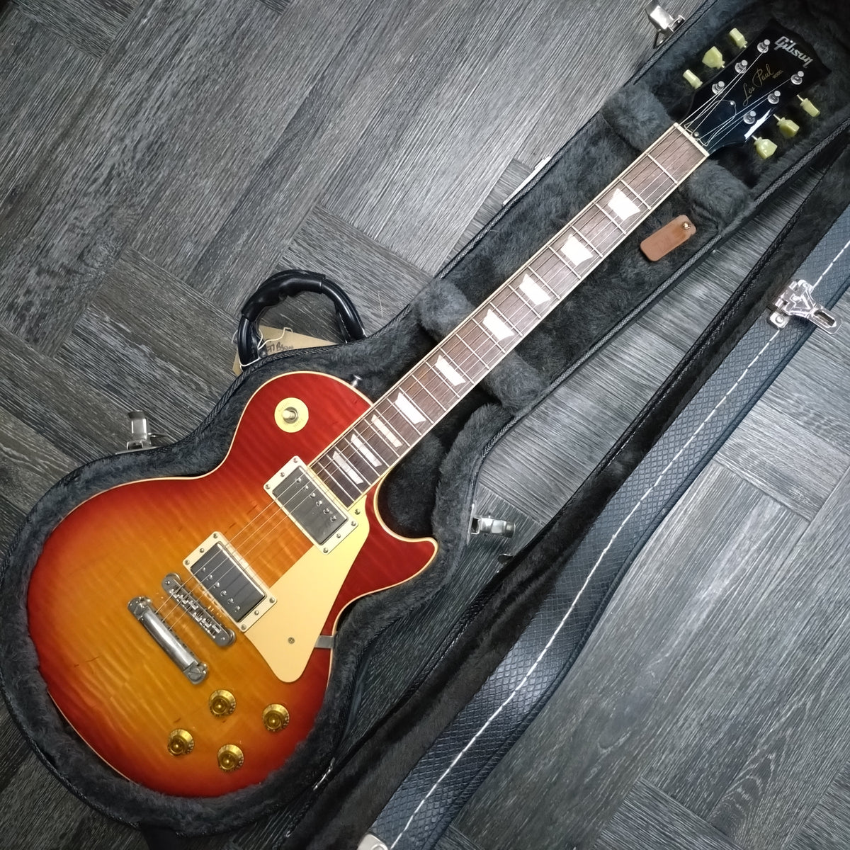 Gibson Les Paul Standard ~ Heritage Cherry Sunburst [2005]