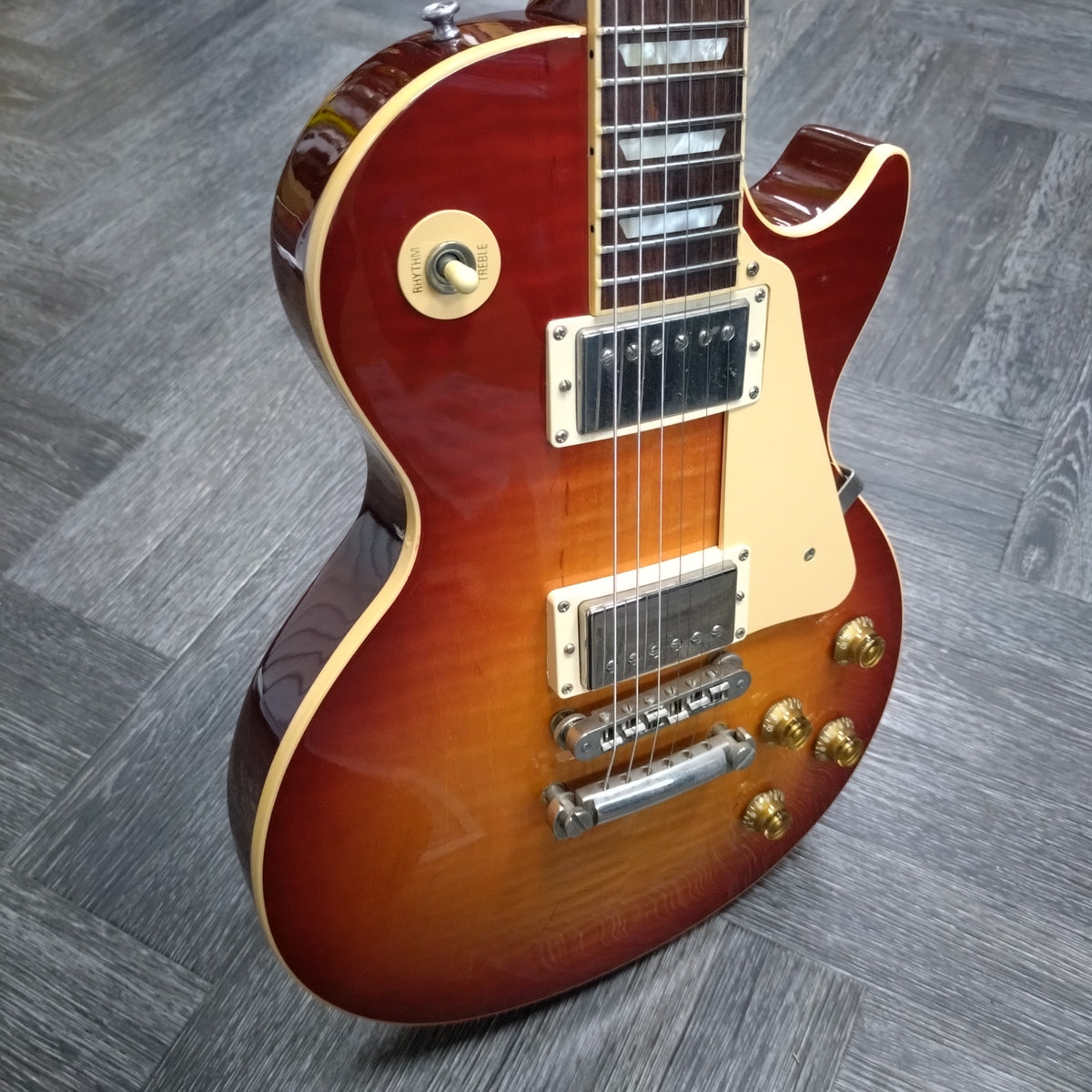 Gibson Les Paul Standard ~ Heritage Cherry Sunburst [2005]