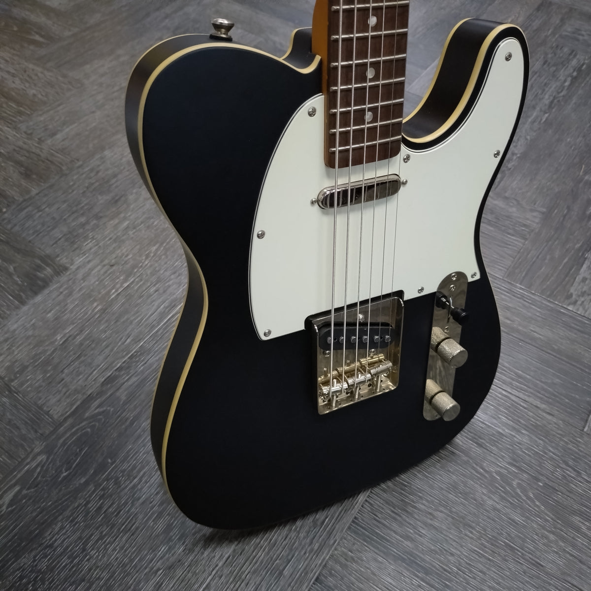 Squier FSR Classic Vibe Baritone Custom Telecaster ~ Satin Black [2023]