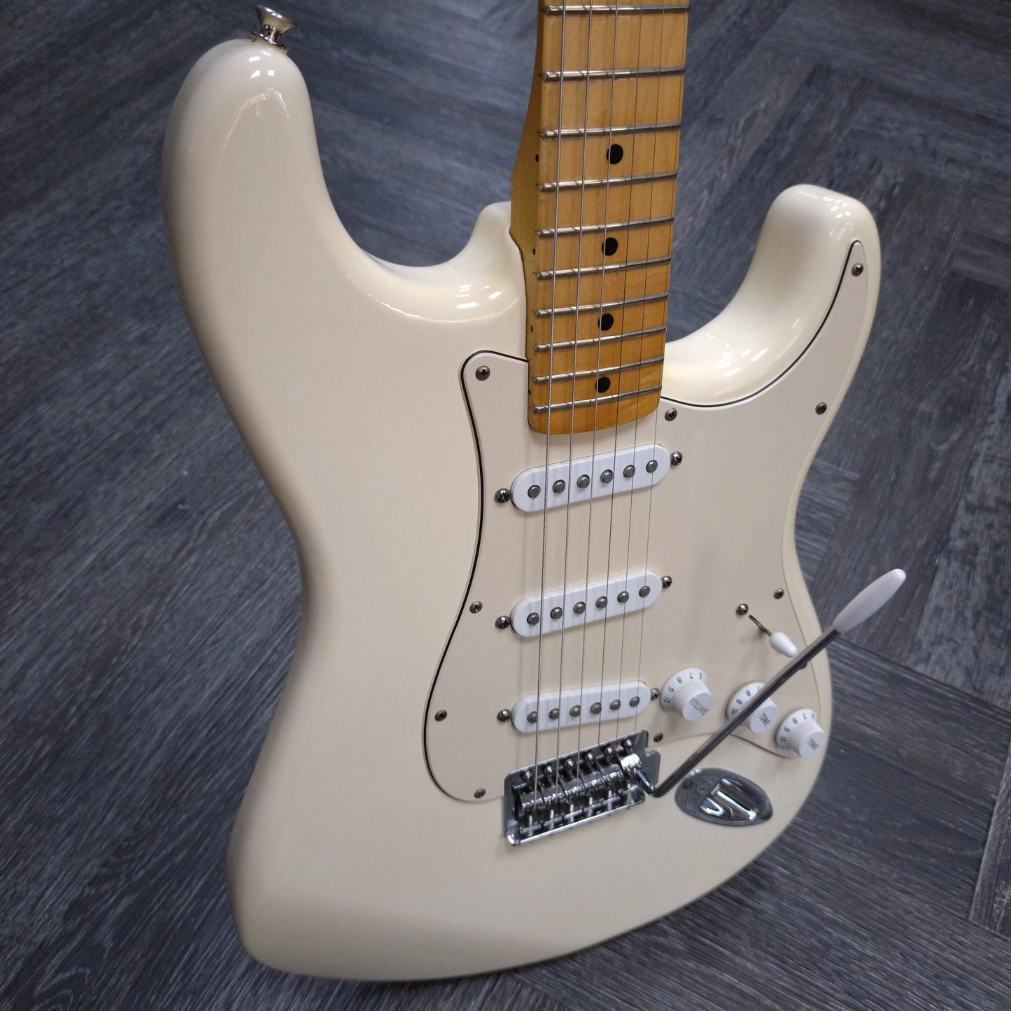 Fender Mexican Standard Stratocaster ~ Olympic White [2005]