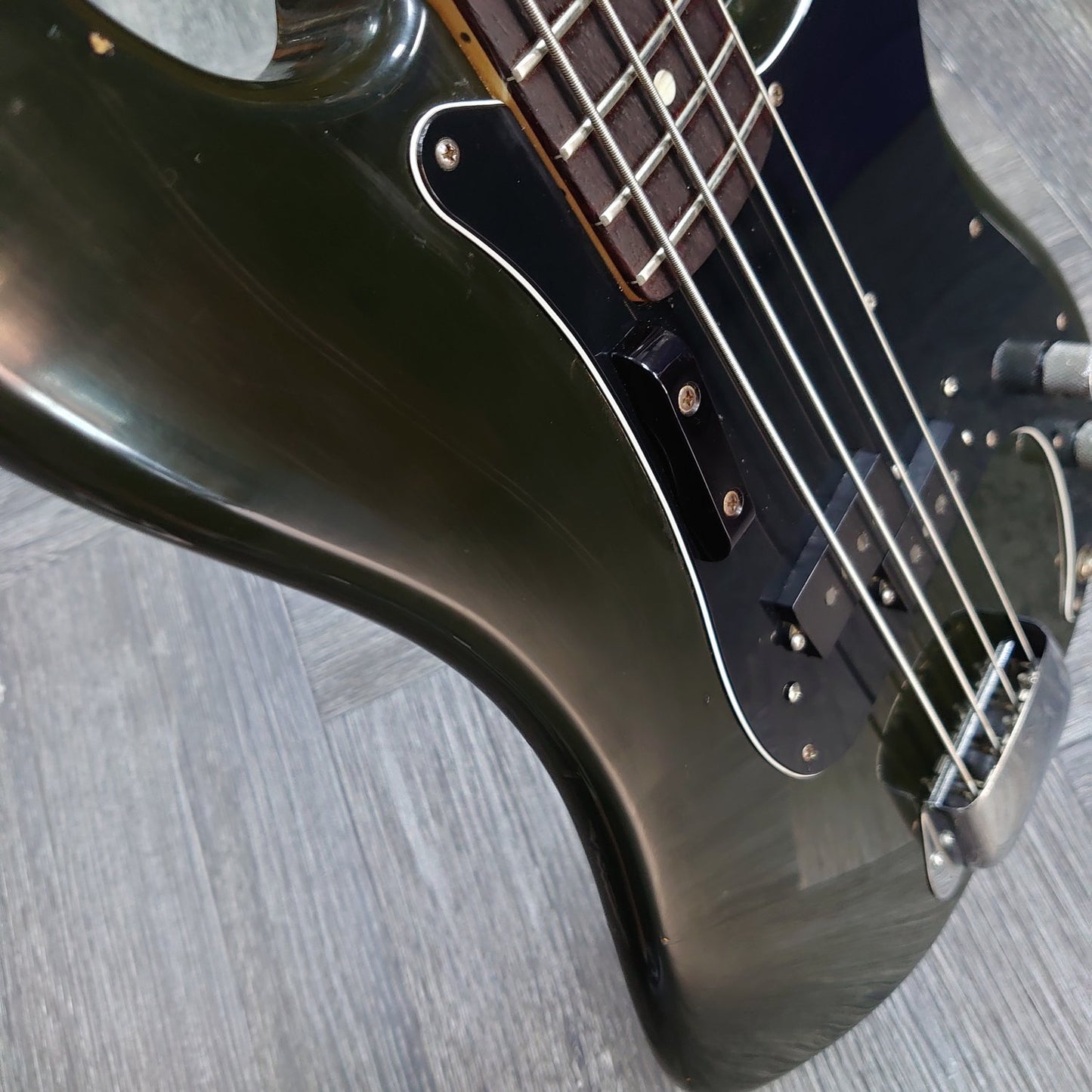 Fender Precision Bass ~ Black [1981]