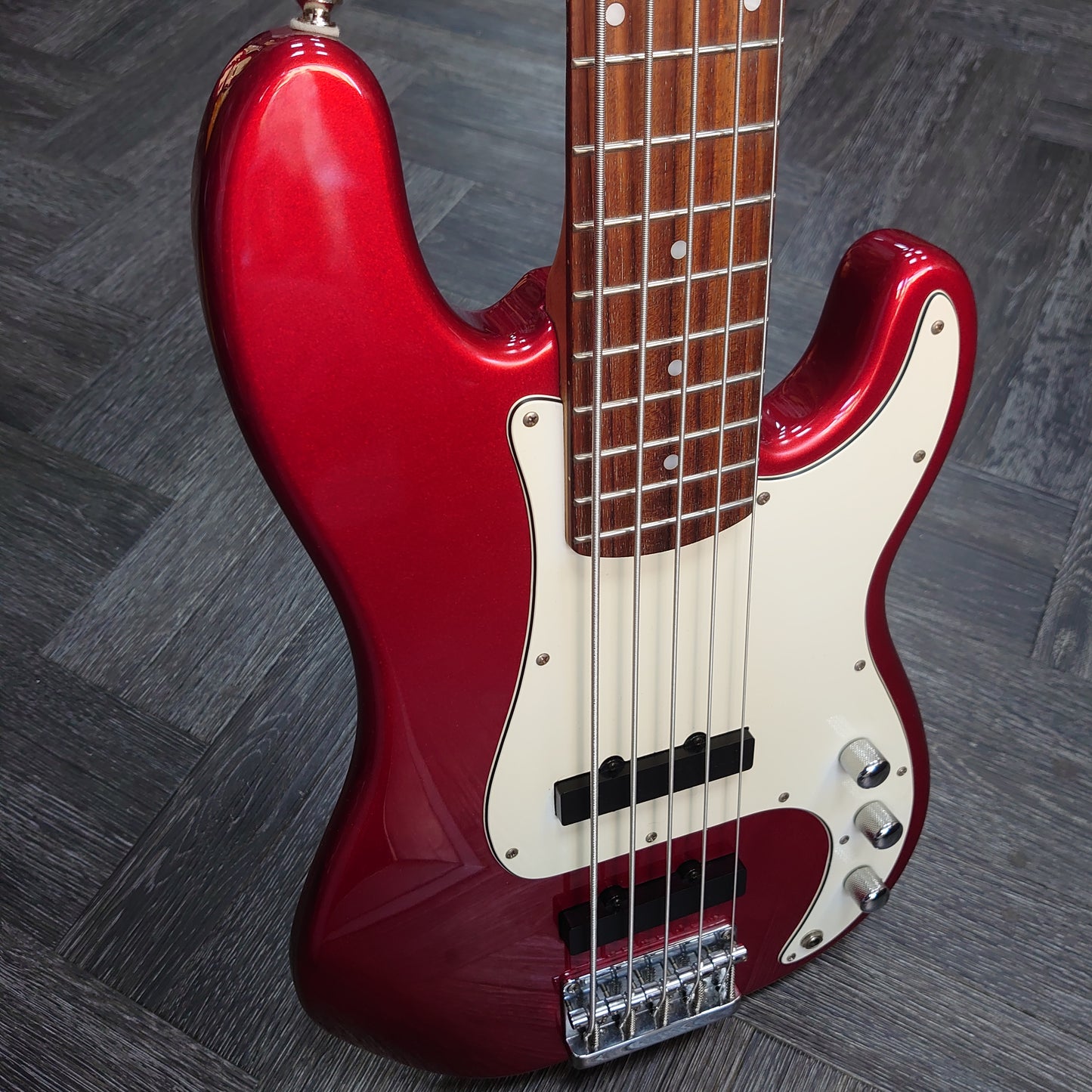 Squier Standard Precision Bass Special V ~ Candy Apple Red [2000]