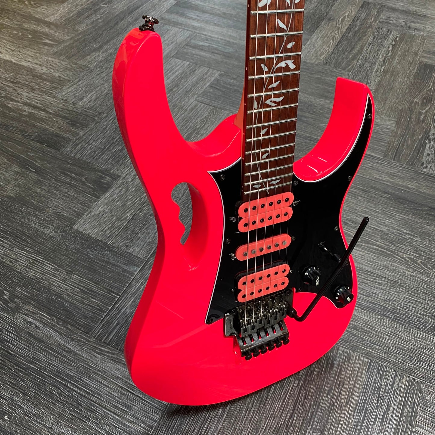 Ibanez JEM Jr Steve Vai ~ Pink [2025]